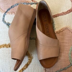 Sole Society women’s slide sandals open-toe mules in a neutral nude/tan leather.